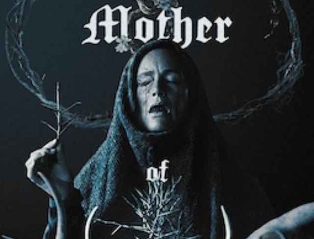 Ritual Penyembuhan Kanker yang Berujung pada Rahasia Mengerikan di Film Mother of Flies (2025) Ritual Penyembuhan Kanker yang Berujung pada Rahasia Mengerikan di Film Mother of Flies (2025)