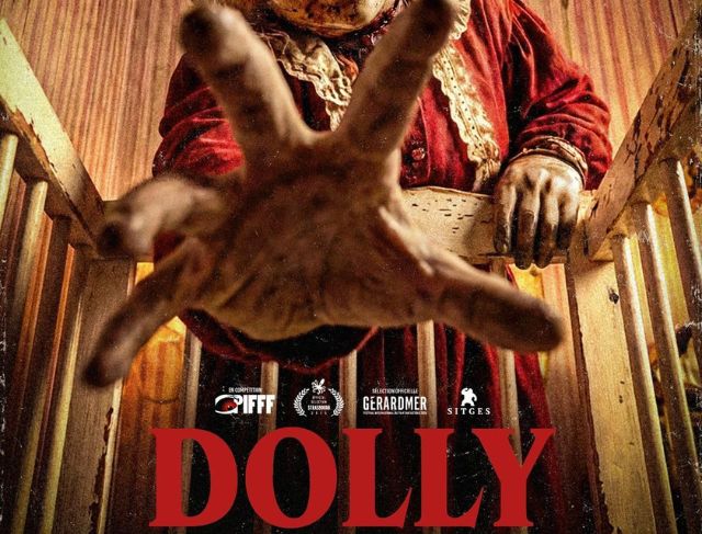 Teror Psikopat Bertopeng yang Menganggap Korbannya Sebagai Anak Sendiri dalam Film Dolly (2025) Teror Psikopat Bertopeng yang Menganggap Korbannya Sebagai Anak Sendiri dalam Film Dolly (2025)
